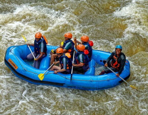 How is rafting done?